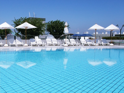 ハイアットリージェンシー大阪 関西のホテルでプールを楽しみましょう