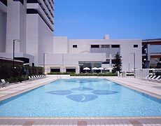 ホテルオークラ神戸 関西のホテルでプールを楽しみましょう